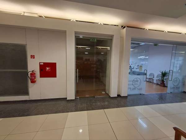 Obchodný priestor v OC IDEA, prízemie – 20 m2, Nad jazerom.