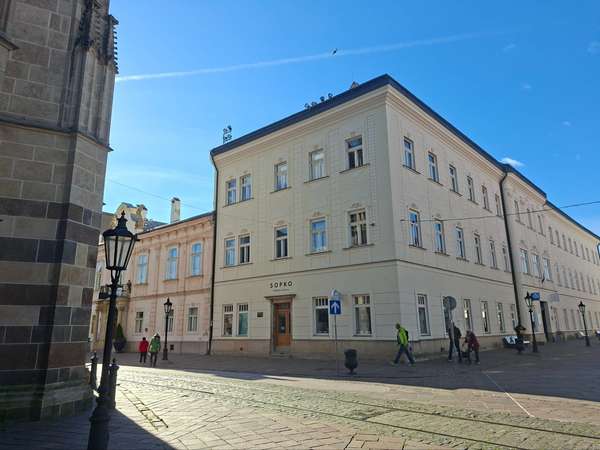 Exkluzívne obchodné priestory na Hlavnej ul., pri Dóme sv. Alžbety, prízemie – 400 m2.