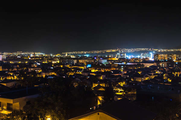 CBR- nočný pohľad na mesto.jpg