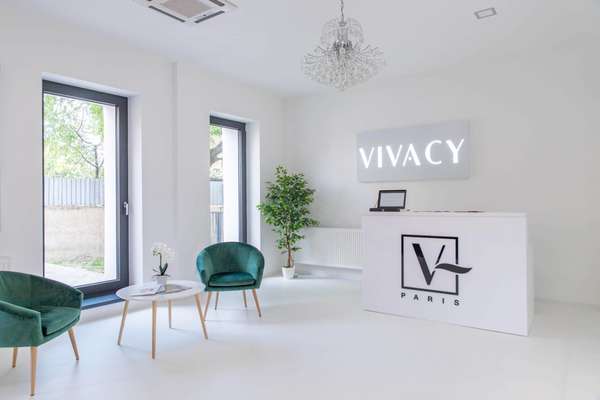 Exkluzívne, klimatizované priestory, prízemie 65 m2 /obchod, administratíva, služby/ v modernej budove.